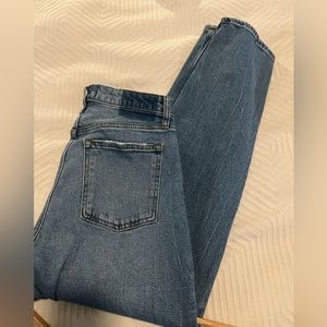 MOVEOUT SALE ✨ Abercrombie Mom Jeans